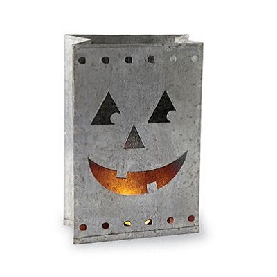 Adorno porta vela de metal estilo industrial para Halloween.